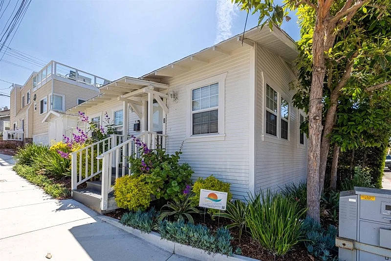 Coastal Gem Just Steps from Hermosa Beach & Pier – Modern 2-Bed Retreat