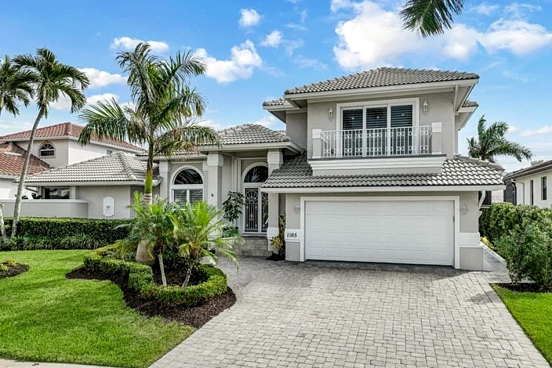 Charming 1165 Bond Ct. 4 Bed Waterfront Escape w/ Pool and Dock - Marco Island
