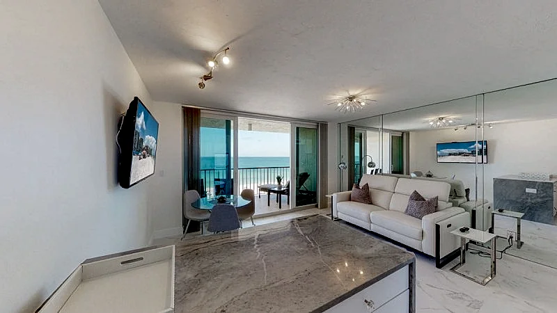 Totally Renovated Beachfront Condo at Apollo!