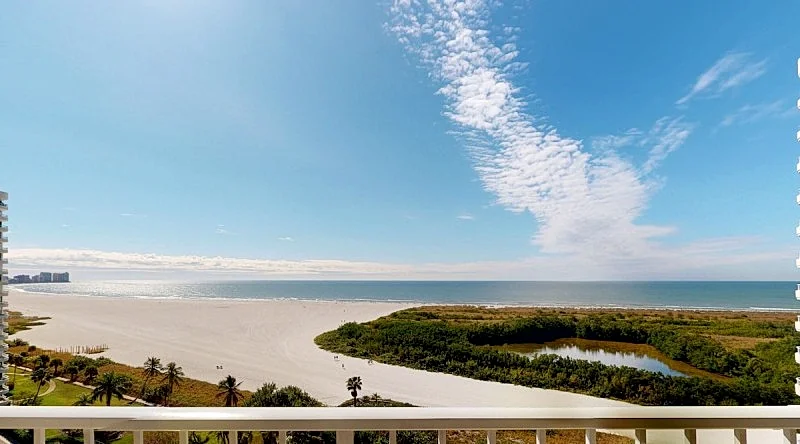 Views! Views! Views! Beachfront End Unit at South Seas