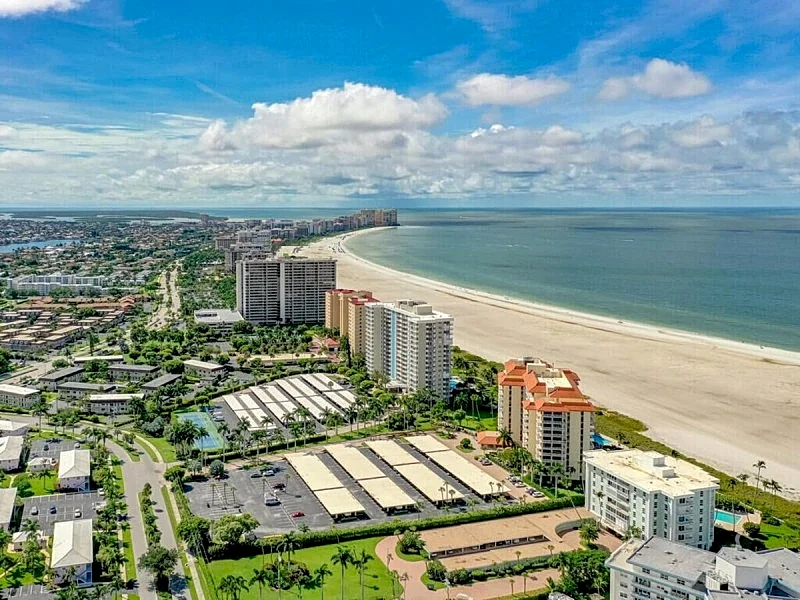 Beachfront 2 Bed Condo I Steps Away From the Beach