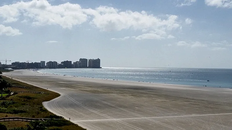 Views Stretching Down Entire Beach I Stunning Beachfront 2 Bed Condo