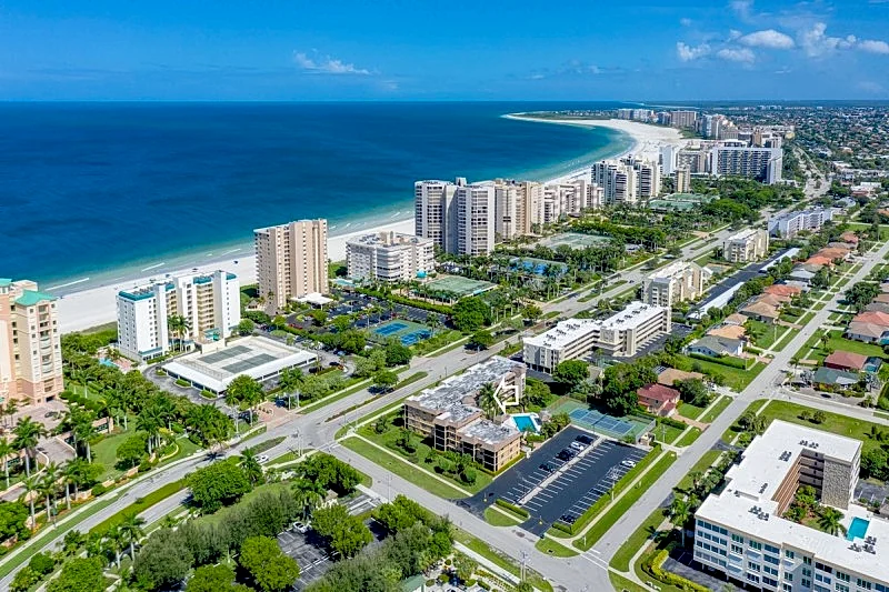 Prime Location I 2 Bed Setup Directly Across Street From South Beach Access