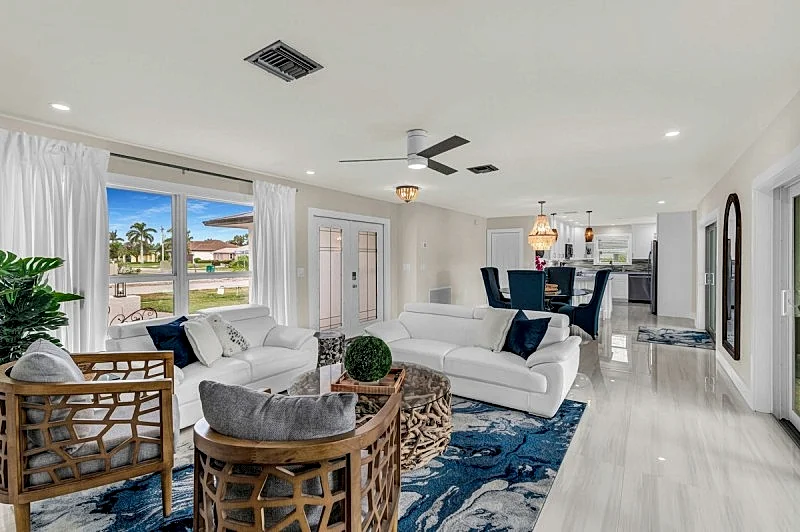 New Listing! Stunning 4 Bed I Heated Pool/Hot Tub