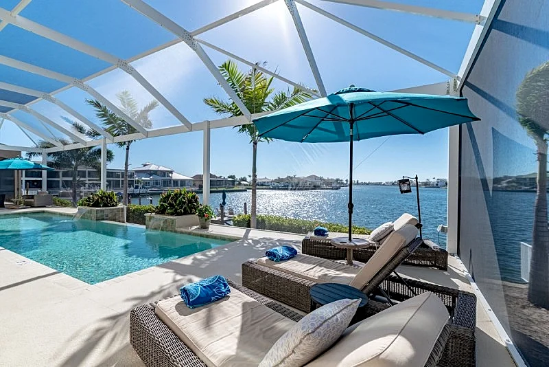 Southern Exposure I Waterfront 5 Bed House I Wide Water Views of Landmark Bay