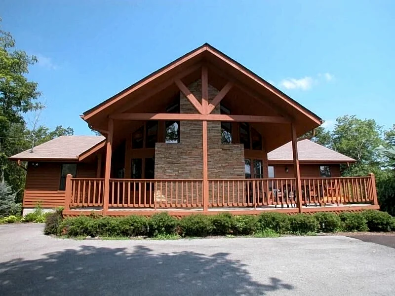 "STUNNING CHALET" -Perfect Location for Family Reunions, Retreats, & Gatherings.
