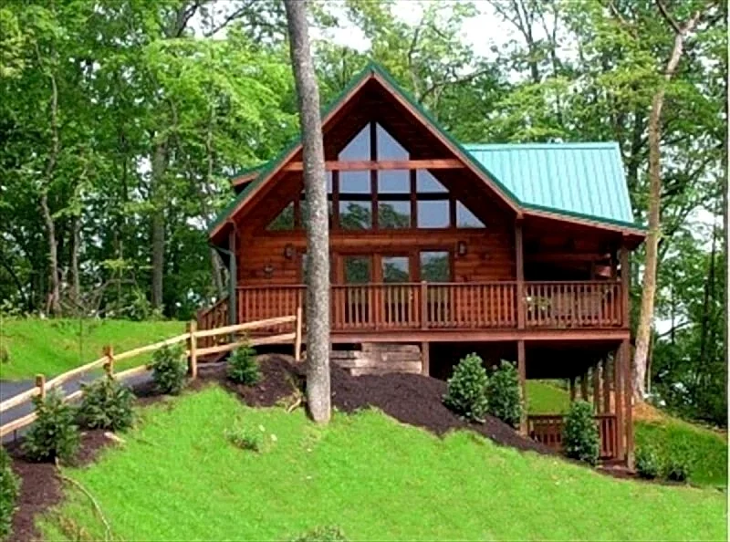 STUNNING 5 STAR CABIN - BREATHTAKING VIEWS. "Highest Location in BBF w/Hot Tub"