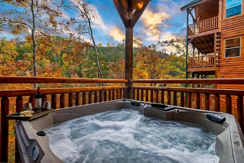 Bearly Splashed: Indoor Pool, Game Room, Hottub, Mtn Views!