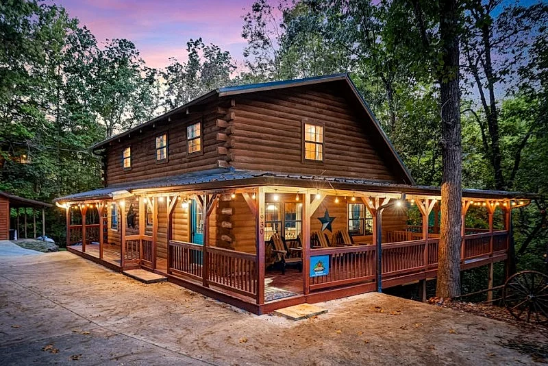 The Ponderosa Rustic Cabin w/Private Indoor Heated Pool