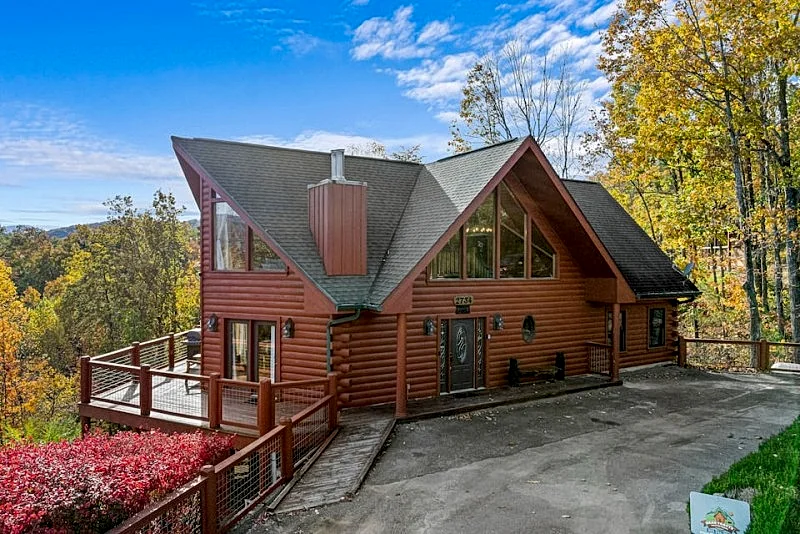 Evergreen Escape Cabin: Hot Tub, Arcade Games, Fireplace