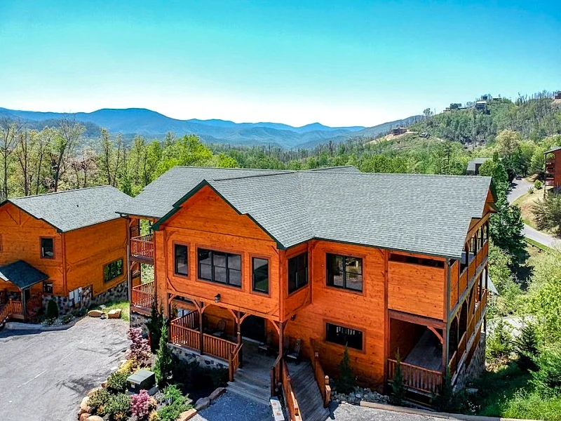 Stairway to Heaven: 2 Hot Tubs, Arcade Fireplace Sleeps 28