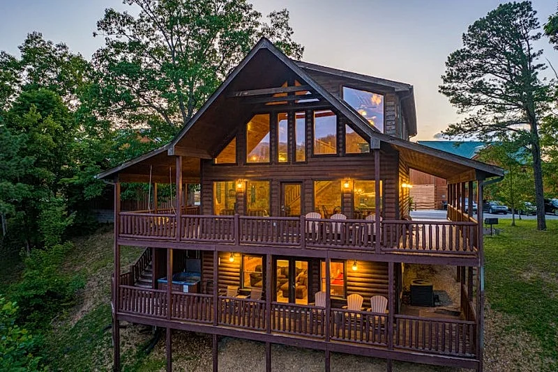 Great View, Hot Tub, Theater, Grill & Fireplace, Free attractions!