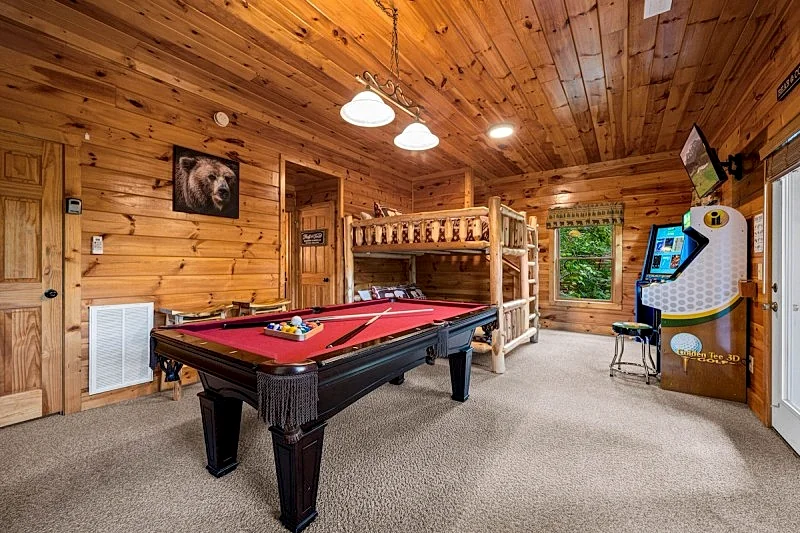 Hidden Gem Cabin in Pigeon Forge w/ Hot Tub, Pool Table
