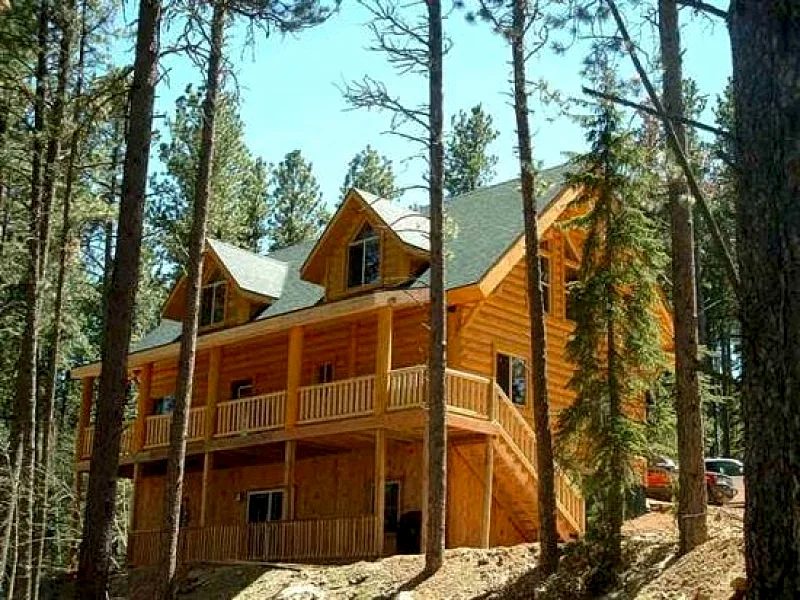 Arrow Lodge: Log Home with beautiful scenery!