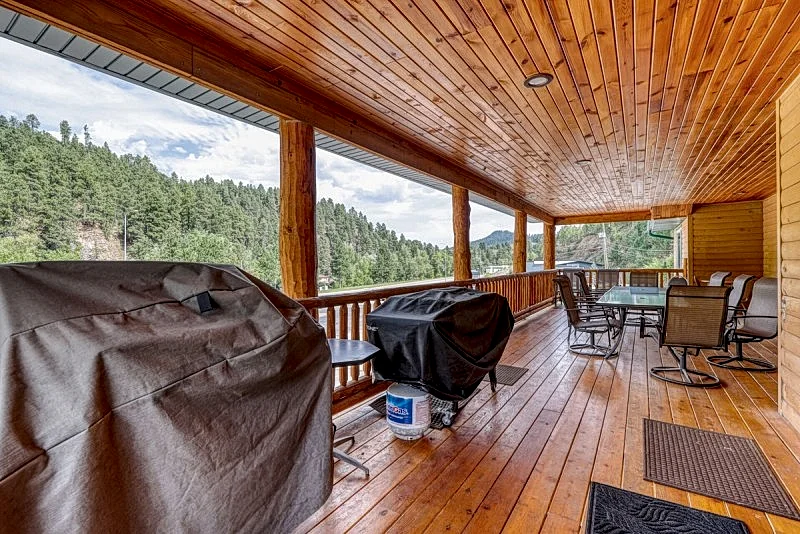 Buffalo Thunder Lodge: 7 Bed, 5 Bath in the Heart of the Black Hills