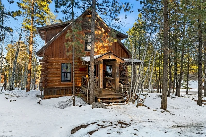 The Outback - Log Cabin Lodge