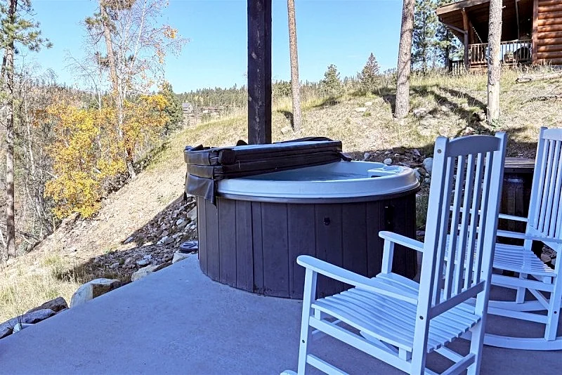 Rolling Pines Overlook - Private Hot tub, foosball and Amazing views!