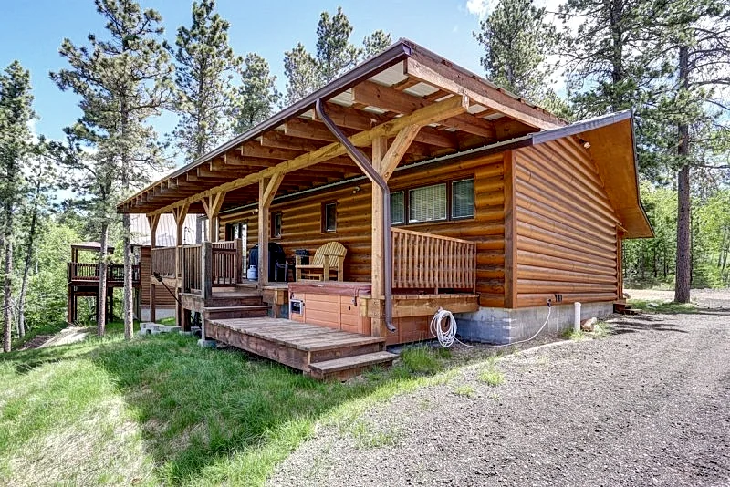 Pineview Cabin - Hot Tub, Grill, Views!