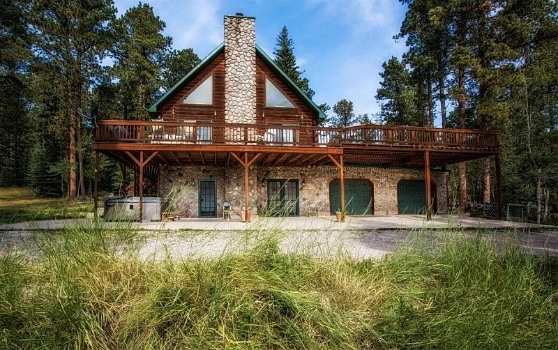 Great Pine Lodge -Garage and easy access!