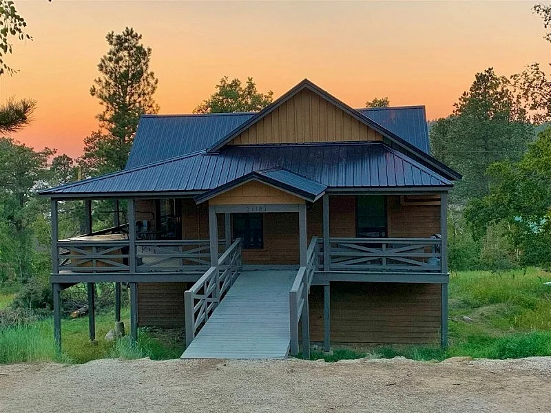 The Lodge on High Ridge Trail