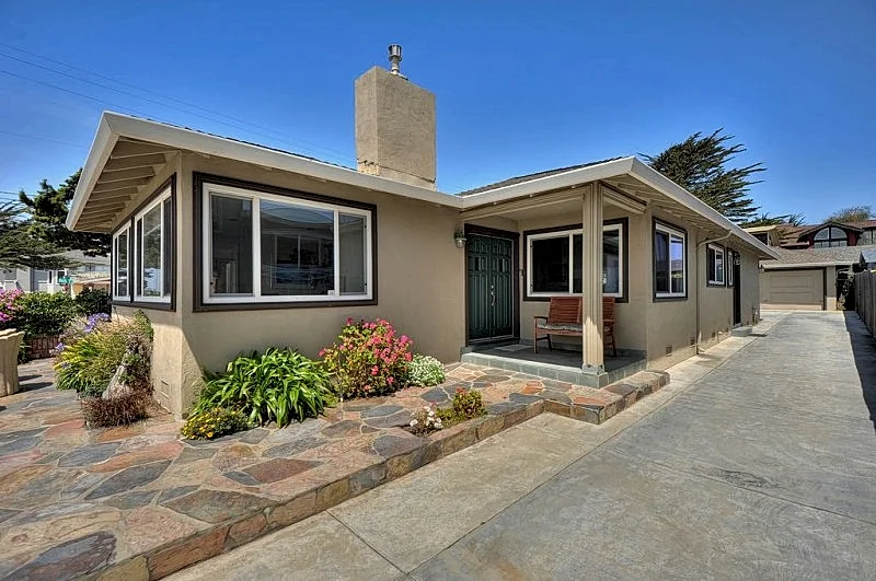 Ocean Front Family House Santa Cruz/West Cliff Winter availability