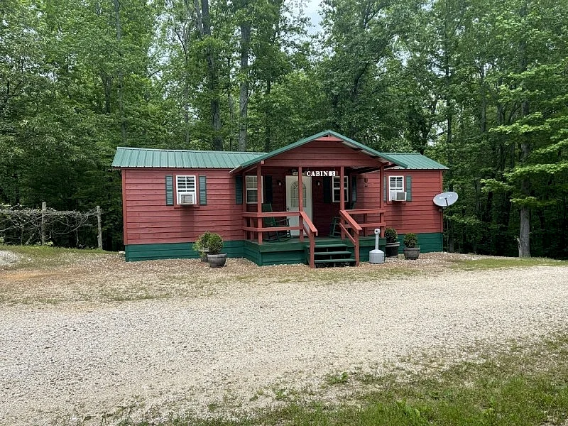 Cabin #3, NASHVILLE, Memphis, Kentucky Lake, Birdsong , Loretta Lynns, Paris Tn