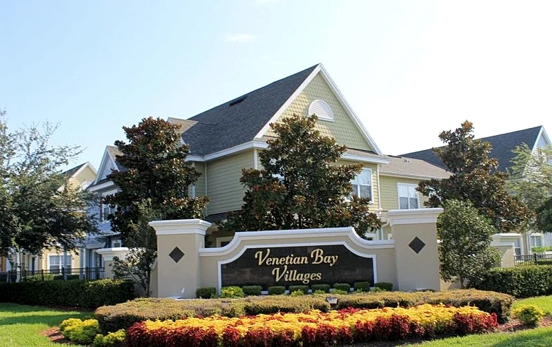 Beautiful 3 BR Townhome in Gated Community Close to All Attractions !!!