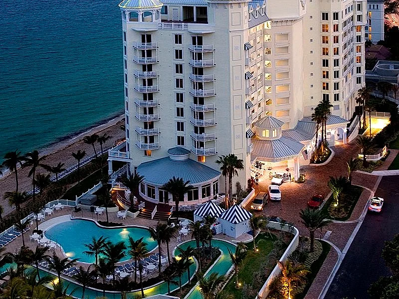 Spectacular Waterfront - Pelican Grand Beach Resort! Special rates BOOK TODAY!