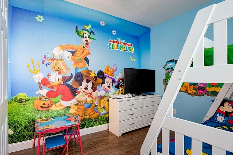 Mickey Mouse Cottage - Fully Upgraded Condo in Windsor Hills. 2 Miles to Disney!