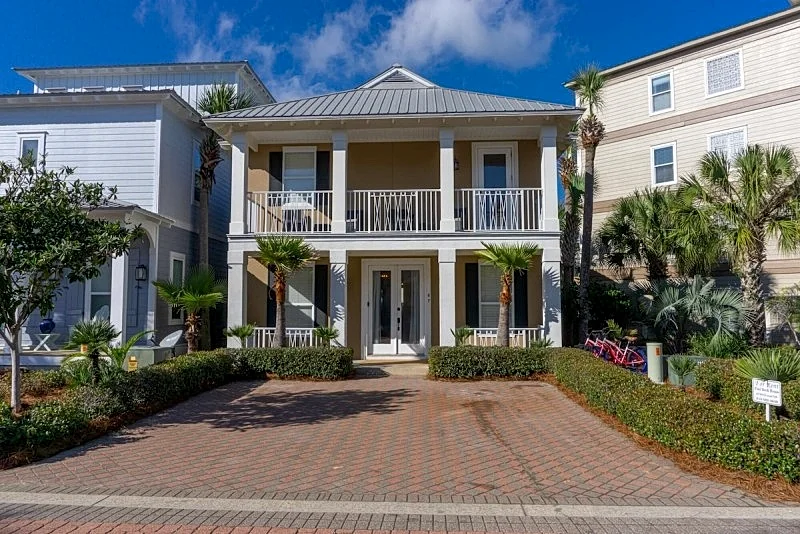 "NEW" The Amazing Pool Deck House 1 blck to "Private Beach Access"