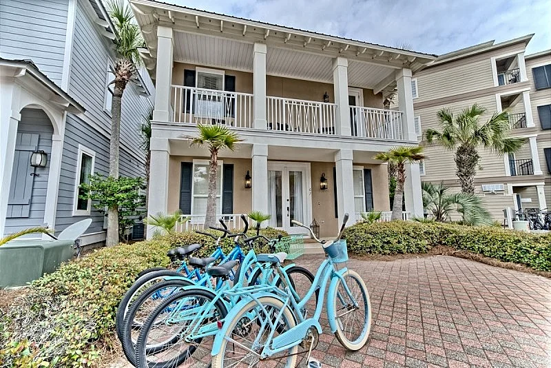 "NEW" House on lagoon Pool Deck 100 yds to Beach, walk to Rosemary Beach