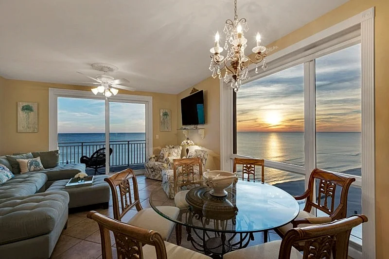 7th FLOOR, CORNER UNIT, OCEANFRONT, WESTERN VIEWS, HIGH-END, FREE BEACH LOUNGES