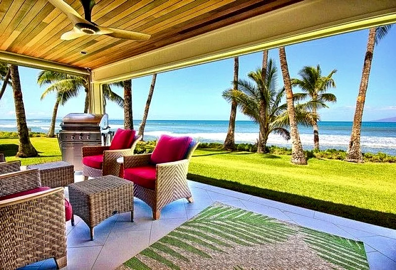 Easy Accessible Oceanfront Luxury Townhome in Puamana