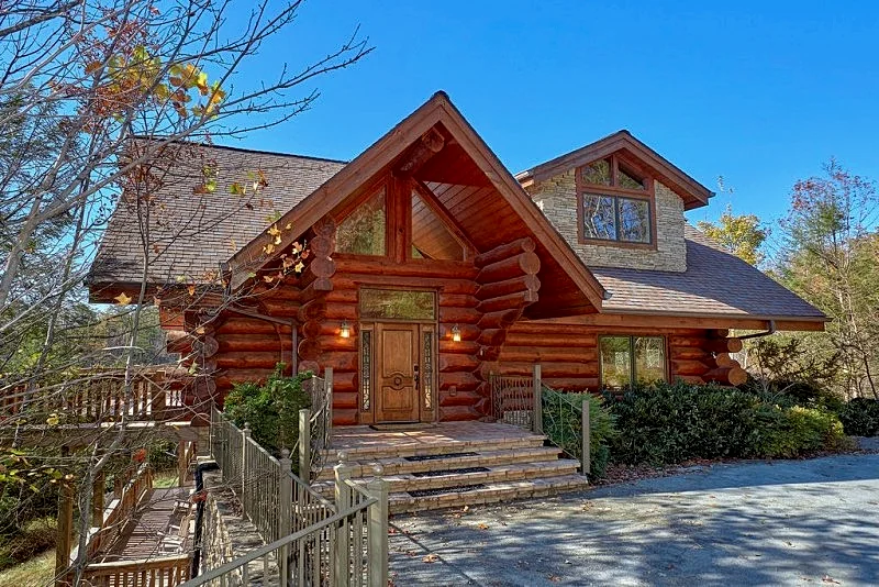Buck & Bear Lodge - Spectacular Mtn views, Hot Tub, Arcade, great for families!