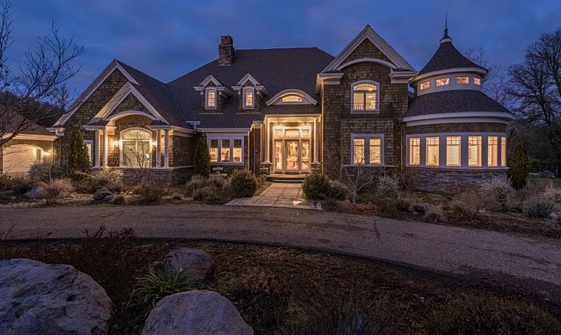 Ultra Exclusive Estate on Swan Lake