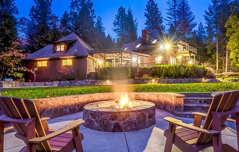 EXCLUSIVE APPLE HILL ESTATE