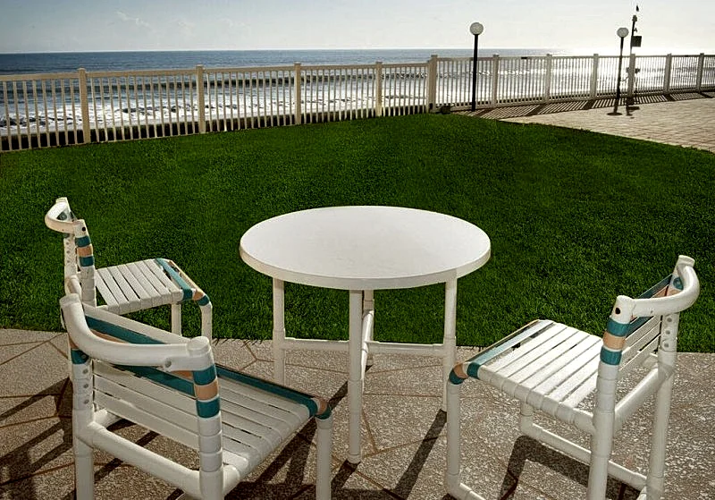 Direct Oceanfront – Ground floor with excellent views