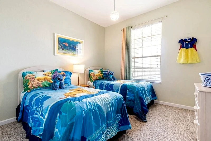 Close to Disney, Universal Studios. Free WiFi, Laundry, UV Light Air Sanitizing