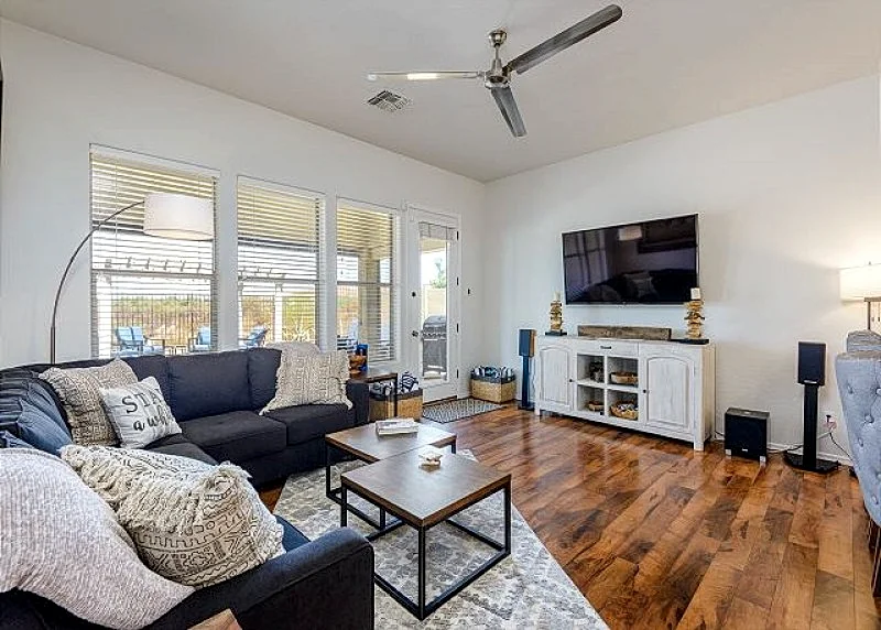 Heated Pool/Spa, Mountain/Sunset Views, Amenities Galore....