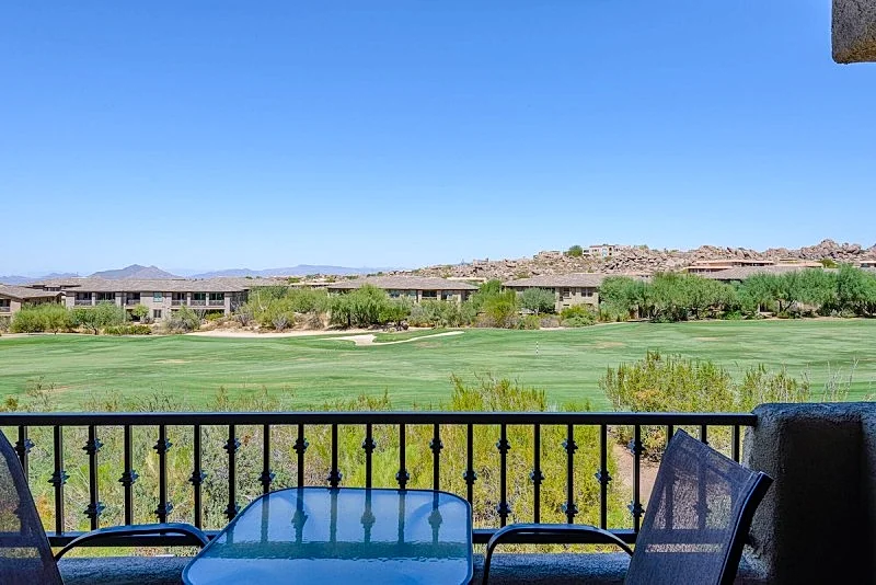 2450 Square Foot Town-Home with Golf Course and Mountain VIEWS!