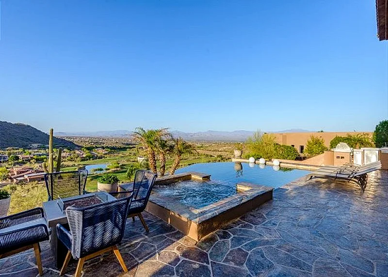 Luxurious Entertaining Paradise, Infinity Edge Pool/hot-tub, Endless Views!