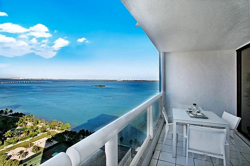 Luxurious 3bedroom Prim Location 10min to S.Beach