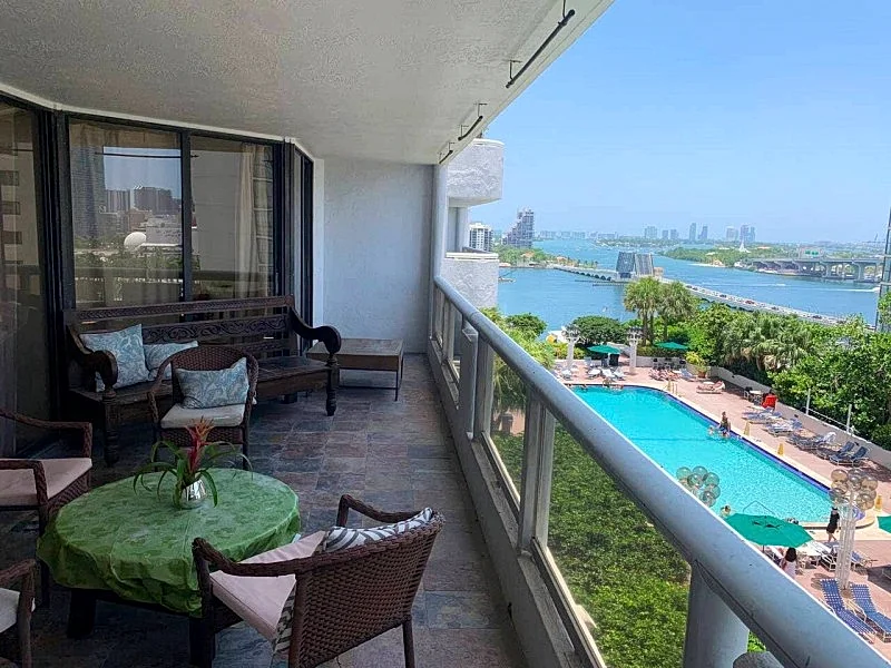 3 bed rm City &Water view in the heart of Miami!!