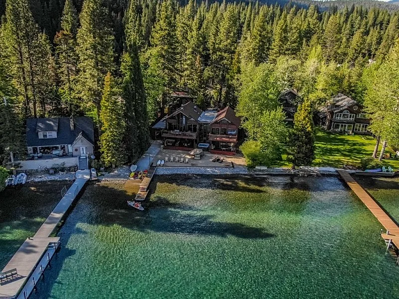 Lake Front Retreat With Your Private Beach & Hot Tub
