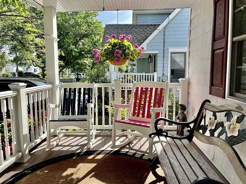 Classic Cape Bungalow On Idaho Ave - A Short 3 Block Stroll to the Shore