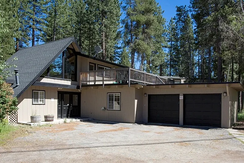 5B3B-10 Beds,Hot Tub,Ping Pong/ Pool Table,BBQ