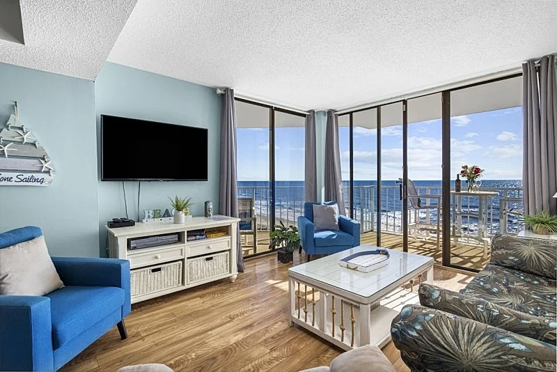 Beautiful Ocean Front 5th Flr Condo
