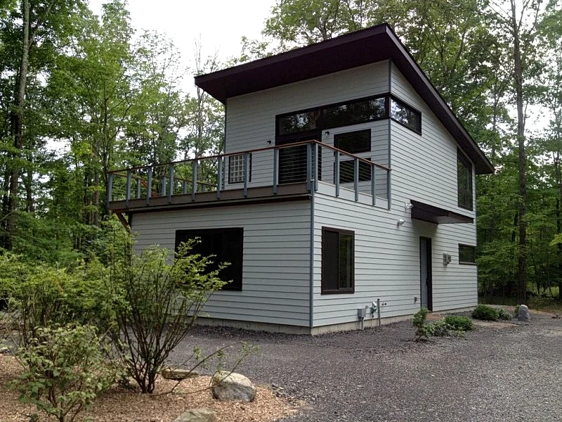 Privacy & Luxury @ Heart of Woodstock w/ Hot Tub