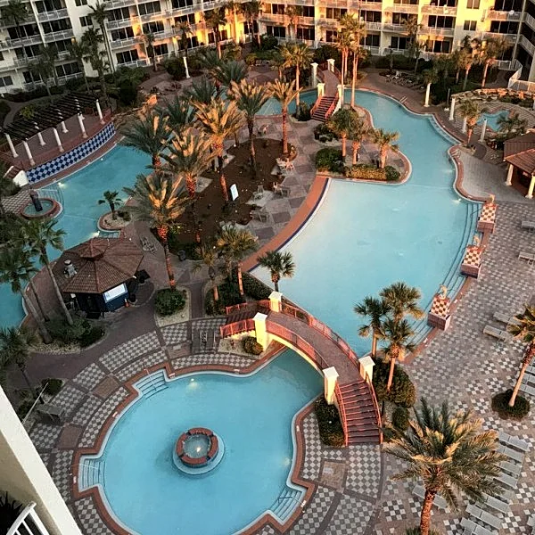 Shore Therapy 418! Views of lagoon pool and gulf . Same floor reserved parking