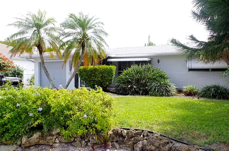 Top location, heated pool, Wi-Fi, Florida Room, Tropical Garden